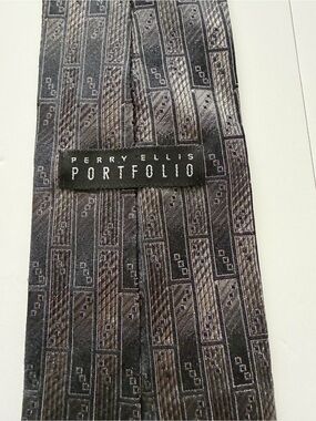 Perry Ellis Portfolio Men's Gray and Black Geometric Tie
